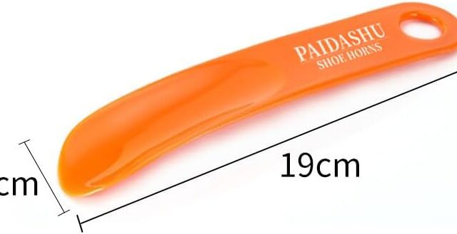 AIDASHU 2 Pack Plastic Shoe Horns 19/26cm, Smooth Surface, with Hanging Holes, Easy to Carry, Suitable for Men, Women, Children and the Elderly